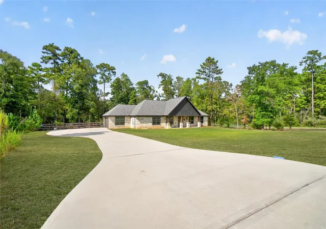 Photo 3 of Single family home for sale at 15741 Forest Grv Dr, Willis, TX 77378 | MLS# 25366995 | Listing updated on 2026-09-05