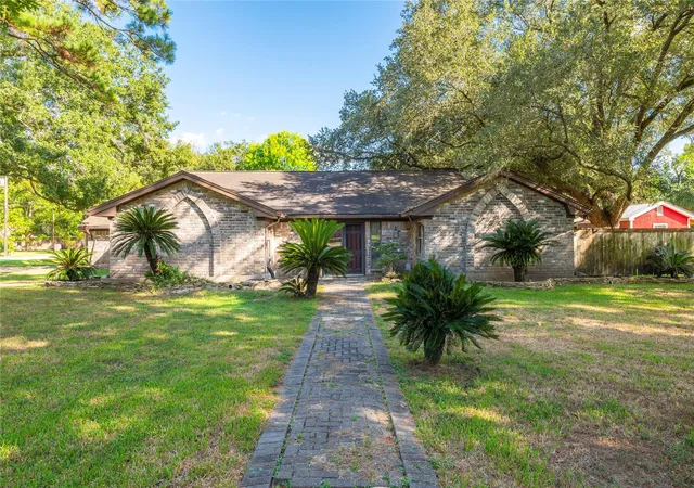 Photo 1 of Single family home for sale at 6903 Meadowlark Ln, Alvin, TX 77511 | MLS# 79230912 | Listing updated on 2026-10-07