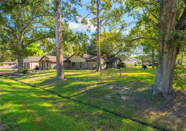 Photo 3 of Single family home for sale at 6903 Meadowlark Ln, Alvin, TX 77511 | MLS# 79230912 | Listing updated on 2026-10-07