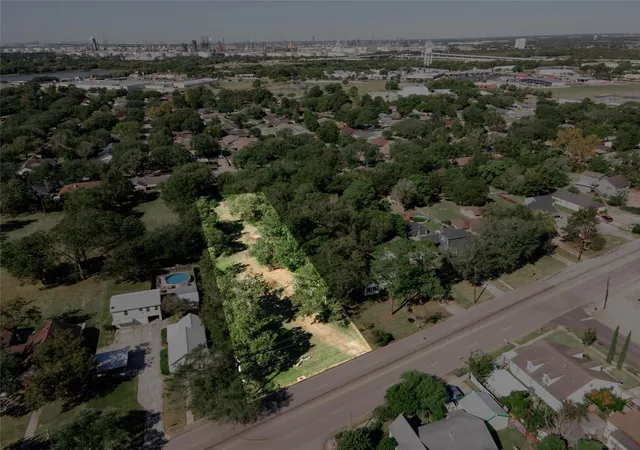 Photo 1 of Land for sale at 1101 N Pruett St, Baytown, TX 77520 | MLS# 77744370 | Listing updated on 2026-09-23