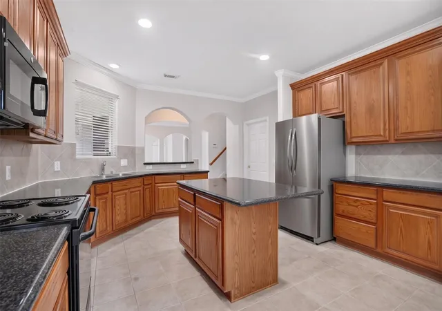 Photo 3 of Single family home for sale at 18 Arcadia Way, Conroe, TX 77384 | MLS# 76354053 | Listing updated on 2026-09-12