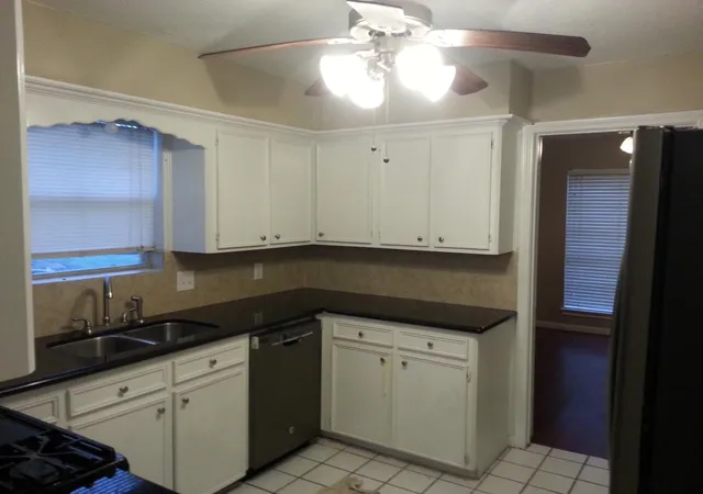 Photo 3 of Single family home for sale at 4918 Christopher Pl, Houston, TX 77066 | MLS# 5870591 | Listing updated on 2026-09-10