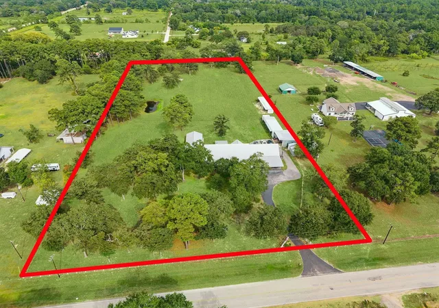 Photo 2 of Sale Pending at 25812 Kickapoo Rd, Hockley, TX 77447 | MLS# 52833989 | Listing updated on 2026-09-17