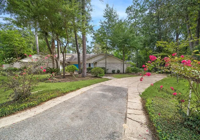 Photo 2 of Single family home for sale at 2310 Ml Lake Dr, Kingwood, TX 77339 | MLS# 79403742 | Listing updated on 2026-10-05