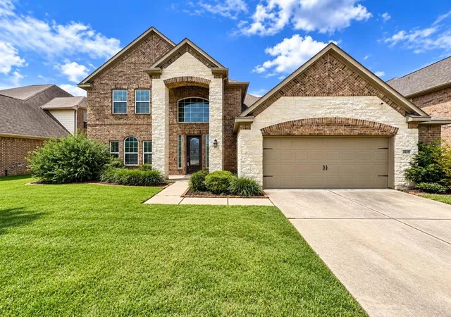 Photo 3 of Sale Pending at 4618 Prairie Springs Ln, Rosharon, TX 77583 | MLS# 70407488 | Listing updated on 2026-09-23