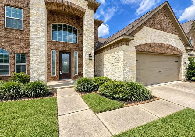 Photo 3 of Sale Pending at 4618 Prairie Springs Ln, Rosharon, TX 77583 | MLS# 70407488 | Listing updated on 2026-09-23