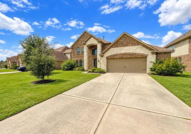 Photo 4 of Sale Pending at 4618 Prairie Springs Ln, Rosharon, TX 77583 | MLS# 70407488 | Listing updated on 2026-09-23