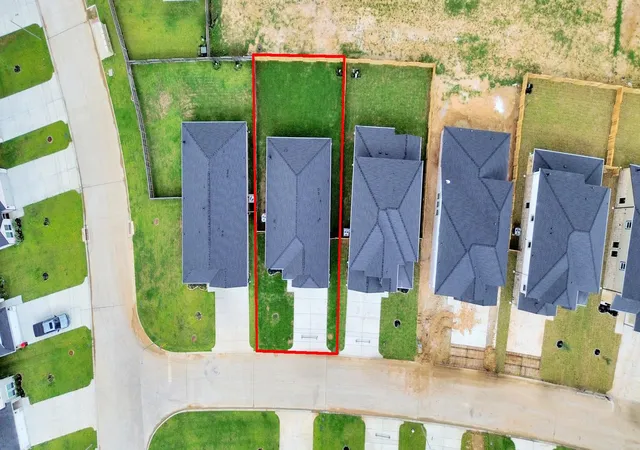 Photo 4 of Sale Pending at 24507 Broad Park Ct, Spring, TX 77373 | MLS# 10824560 | Listing updated on 2026-10-09