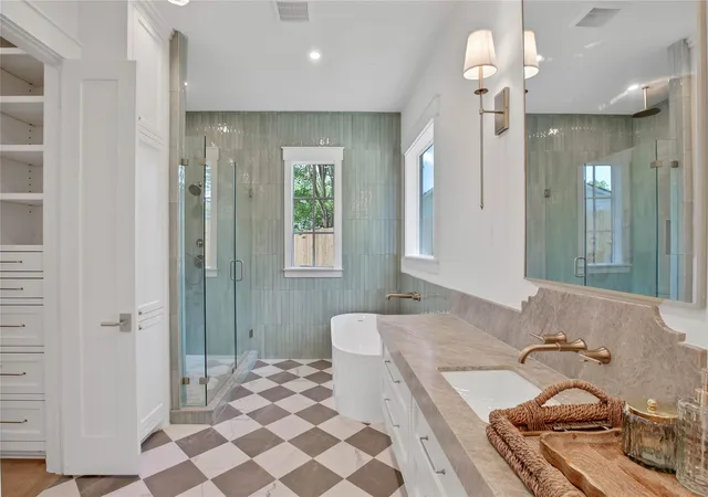 Photo 1 of Mansion for sale at 1191 Chamboard Ln, Houston, TX 77018 | MLS# 85050635 | Listing updated on 2026-09-20