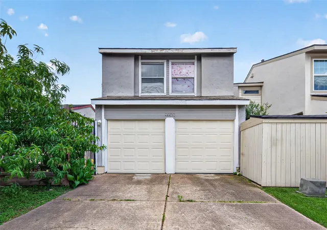 Townhouse for sale at 7709 Shadow Hl Ln, Houston, TX 77072 | MLS# 50865636