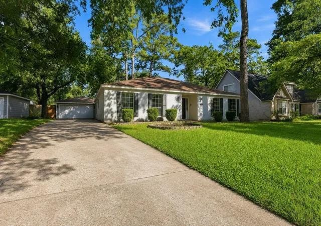 Photo 2 of Sale Pending at 7714 Kleingreen Ln, Spring, TX 77379 | MLS# 35309722 | Listing updated on 2026-09-11