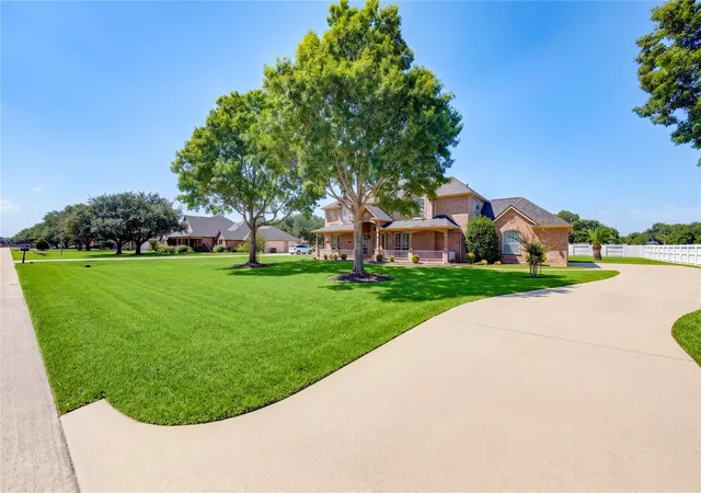 Photo 2 of Single family home for sale at 26110 Cross Holw Ln, Cypress, TX 77433 | MLS# 72064637 | Listing updated on 2026-09-05