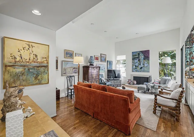 Photo 3 of Townhouse for sale at 5314 Mercer St, Houston, TX 77005 | MLS# 41134427 | Listing updated on 2026-09-12