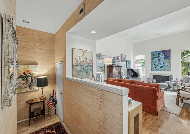 Photo 4 of Townhouse for sale at 5314 Mercer St, Houston, TX 77005 | MLS# 41134427 | Listing updated on 2026-09-12