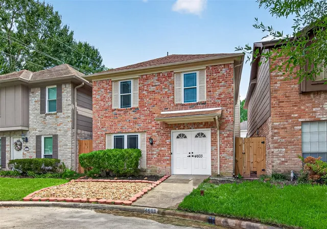 Photo 3 of Single family home for sale at 4603 Cashel Castle Dr, Houston, TX 77069 | MLS# 70803040 | Listing updated on 2026-09-04