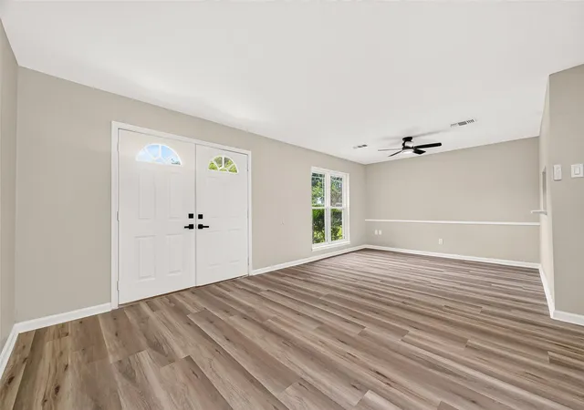 Photo 4 of Single family home for sale at 4603 Cashel Castle Dr, Houston, TX 77069 | MLS# 70803040 | Listing updated on 2026-09-04
