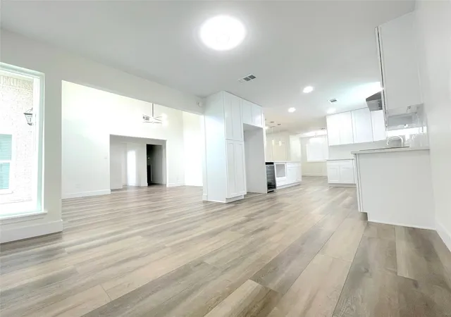 Photo 2 of Single family home for sale at 5323 Imogene St, Houston, TX 77096 | MLS# 435930 | Listing updated on 2026-09-23