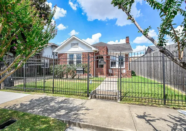 Photo 2 of Single family home for sale at 314 Everton St, Houston, TX 77003 | MLS# 20214553 | Listing updated on 2026-09-12