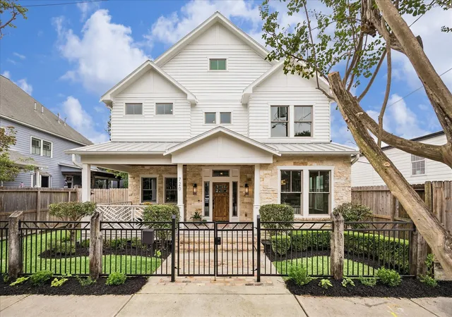 Photo 1 of Single family home for sale at 720 Oxford St, Houston, TX 77007 | MLS# 13724647 | Listing updated on 2026-10-08