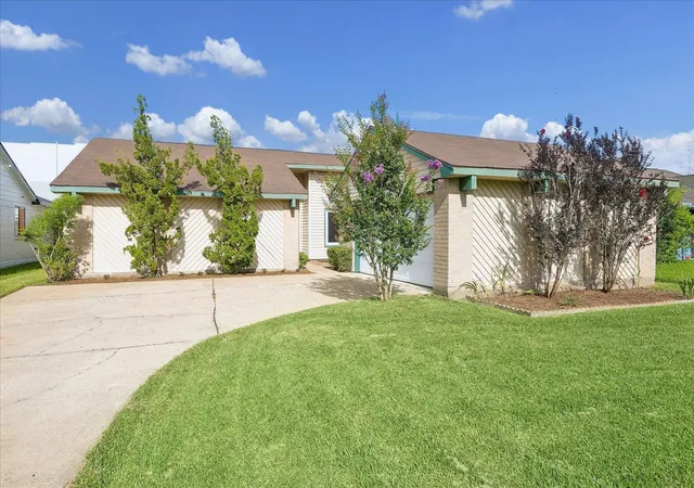 Photo 1 of Single family home for sale at 16819 Quail Crst Ct, Missouri City, TX 77489 | MLS# 78450006 | Listing updated on 2026-09-21