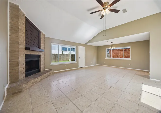 Photo 2 of Single family home for sale at 16819 Quail Crst Ct, Missouri City, TX 77489 | MLS# 78450006 | Listing updated on 2026-09-21