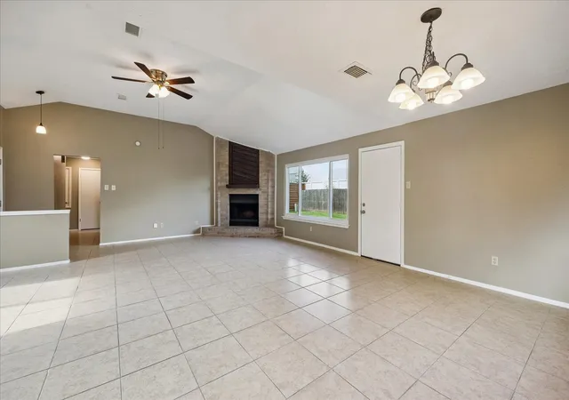 Photo 4 of Single family home for sale at 16819 Quail Crst Ct, Missouri City, TX 77489 | MLS# 78450006 | Listing updated on 2026-09-21