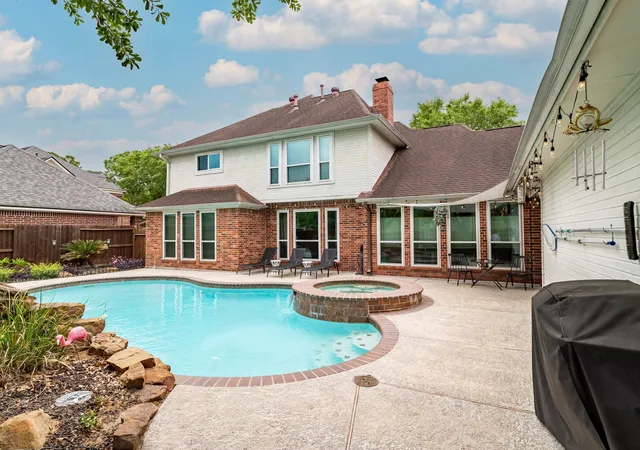 Photo 2 of Single family home for sale at 14706 Sandy Crk Dr, Houston, TX 77070 | MLS# 10227676 | Listing updated on 2026-09-11