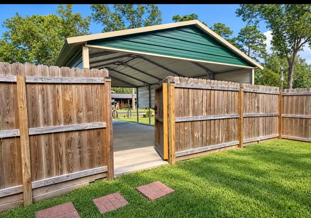 Photo 2 of Sale Pending at 231 Pine Shadows Dr, Livingston, TX 77351 | MLS# 51853331 | Listing updated on 2026-09-20