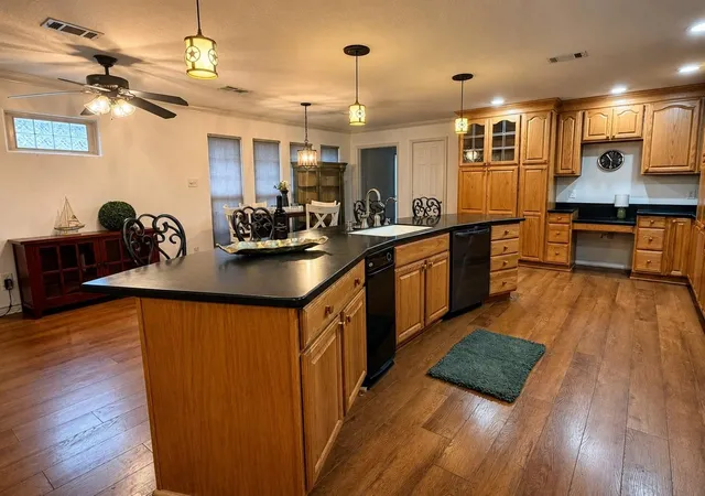 Photo 3 of Sale Pending at 231 Pine Shadows Dr, Livingston, TX 77351 | MLS# 51853331 | Listing updated on 2026-09-20