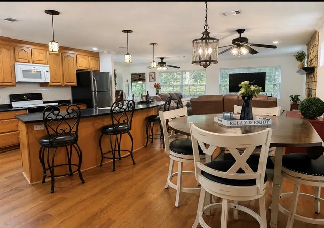 Photo 4 of Sale Pending at 231 Pine Shadows Dr, Livingston, TX 77351 | MLS# 51853331 | Listing updated on 2026-09-20