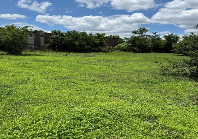 Photo 4 of Land for sale at 6530 Ledbetter St, Houston, TX 77087 | MLS# 48018314 | Listing updated on 2026-09-09