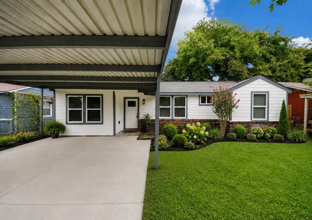 Single family home for sale at 10521 Chesterfield Dr, Houston, TX 77051 | MLS# 73171819