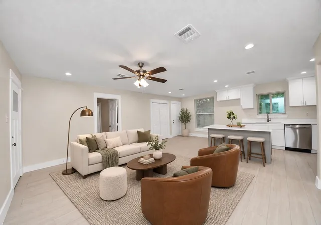 Photo 2 of Sale Pending at 10521 Chesterfield Dr, Houston, TX 77051 | MLS# 73171819 | Listing updated on 2026-10-03