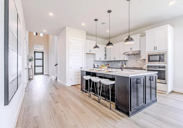 Photo 3 of Single family home for sale at 141 Peninsula Point Dr, Montgomery, TX 77356 | MLS# 84829617 | Listing updated on 2026-09-04