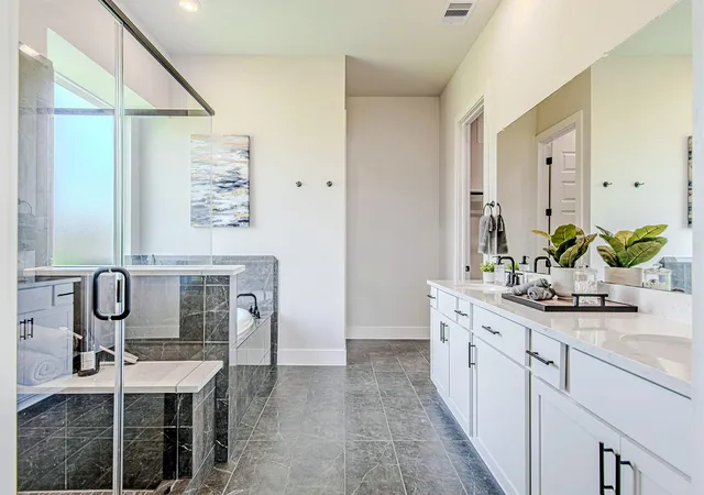 Photo 4 of Single family home for sale at 141 Peninsula Point Dr, Montgomery, TX 77356 | MLS# 84829617 | Listing updated on 2026-09-04