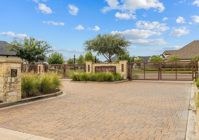 Photo 2 of Single family home for sale at 4714 Oak Glen Ct, Manvel, TX 77578 | MLS# 77759691 | Listing updated on 2026-09-14