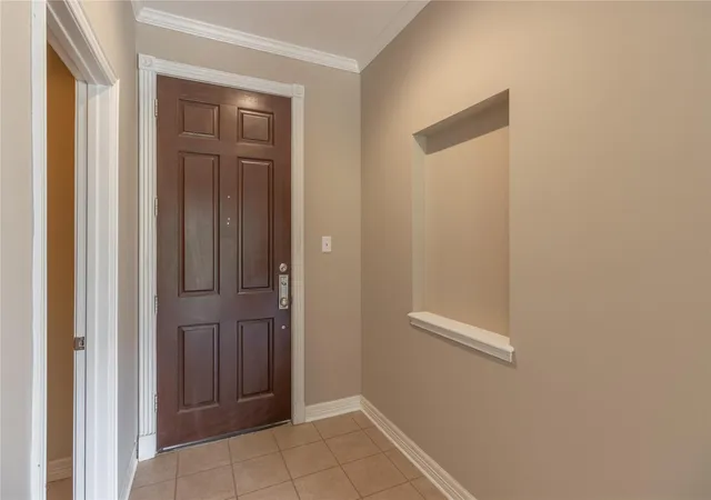 Photo 3 of Condo for sale at 4515 Briar Holw Pl #304, Houston, TX 77027 | MLS# 64667281 | Listing updated on 2026-09-01