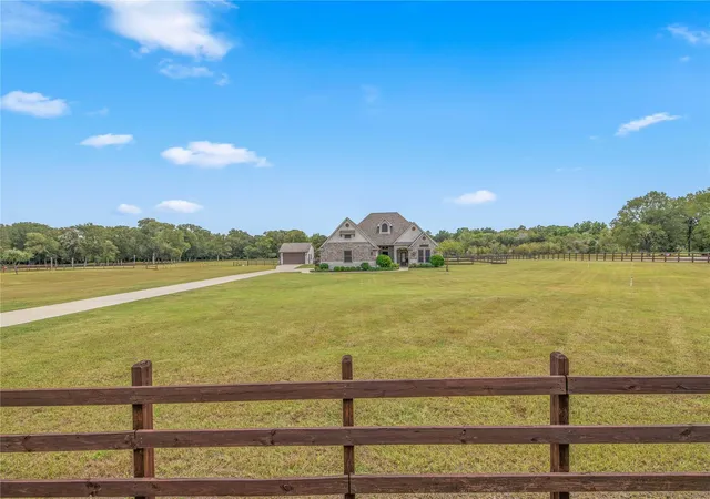 Photo 2 of Single family home for sale at 9600 Shadow Crk Trl Nw, Hearne, TX 77859 | MLS# 58454621 | Listing updated on 2026-10-05