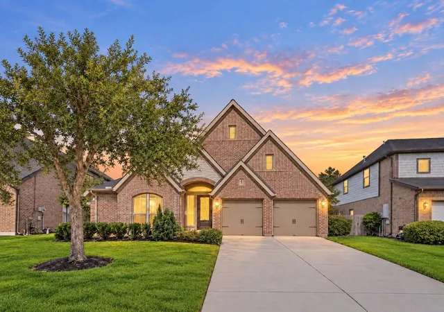 Photo 1 of Single family home for sale at 6727 Miller Shadow Ln, Sugar Land, TX 77479 | MLS# 48367695 | Listing updated on 2026-10-05