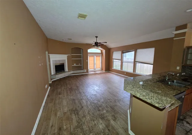 Photo 3 of Single family home for sale at 10218 Cherry Laurel Ln, Missouri City, TX 77459 | MLS# 69640564 | Listing updated on 2026-10-02