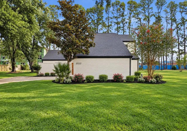 Photo 2 of Single family home for sale at 11222 Wind Pine Ln, Tomball, TX 77375 | MLS# 54570887 | Listing updated on 2026-10-07