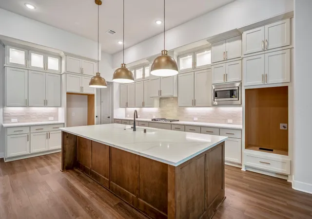 Photo 4 of Single family home for sale at 209 Lilac Tree Ct, Willis, TX 77318 | MLS# 47007649 | Listing updated on 2026-09-20