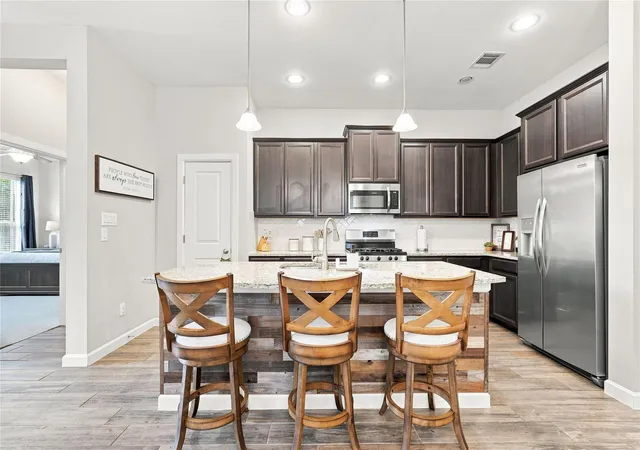 Photo 3 of Sale Pending at 129 Saddle Dr, Houston, TX 77065 | MLS# 64185000 | Listing updated on 2026-09-25