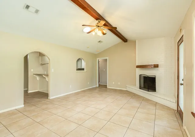 Photo 4 of Single family home for sale at 232 Wayne Dr, Clute, TX 77531 | MLS# 51342872 | Listing updated on 2026-09-19