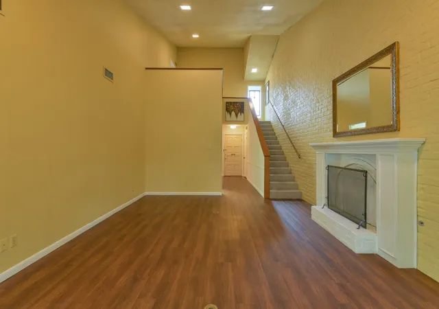 Photo 4 of Sale Pending at 325 E Main St, Brenham, TX 77833 | MLS# 56638149 | Listing updated on 2026-09-16