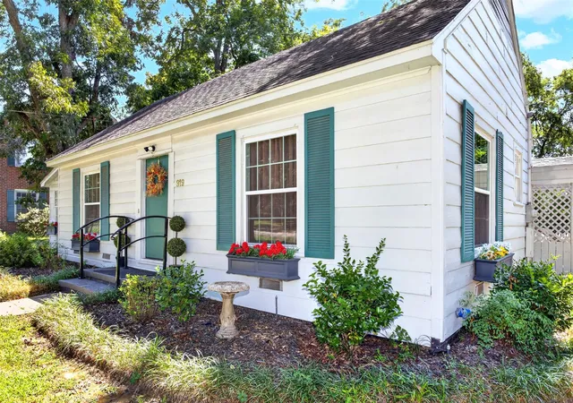 Photo 3 of Single family home for sale at 919 E Houston Ave, Crockett, TX 75835 | MLS# 45692866 | Listing updated on 2026-09-15
