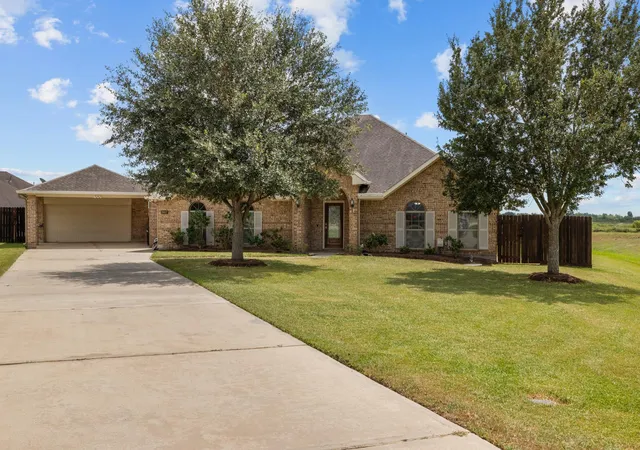 Photo 1 of Single family home for sale at 28027 Trade Wind Ct, Rosharon, TX 77583 | MLS# 45294596 | Listing updated on 2026-09-12