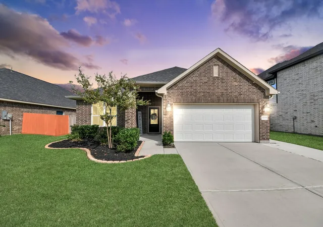 Photo 1 of Single family home for sale at 12119 Champions Forest Dr, Dayton, TX 77535 | MLS# 60118030 | Listing updated on 2026-09-26