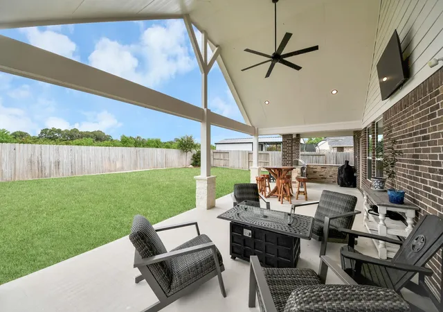 Photo 3 of Single family home for sale at 12119 Champions Forest Dr, Dayton, TX 77535 | MLS# 60118030 | Listing updated on 2026-09-26