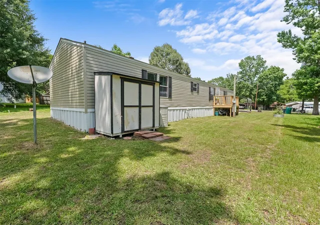 Photo 3 of Single family home for sale at 13053 Oak Manor Ct, Willis, TX 77318 | MLS# 72584192 | Listing updated on 2026-09-12